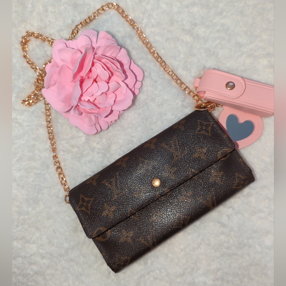 Louis Vuitton Handbags - Louis Vuitton Authentic Brown Monogram Sarah Clutch Wallet Gold Chain + Charm